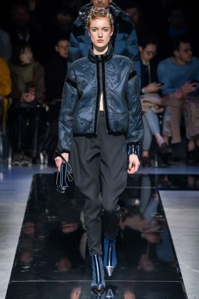 Look 23